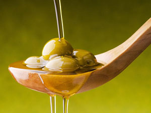 橄榄油怎么吃 橄榄油的八种吃法及橄榄油食用注意事项